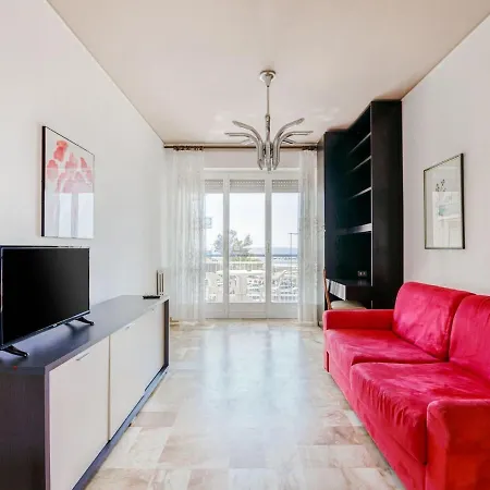 Апартаменты Charming In Near Seabeach *