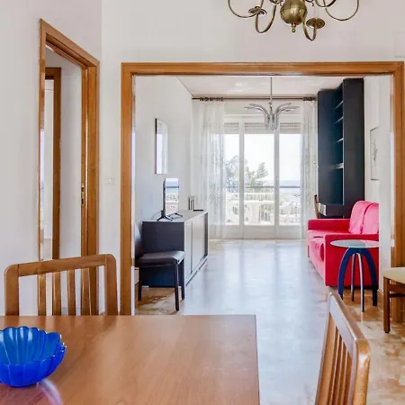 Апартаменты Charming In Near Seabeach