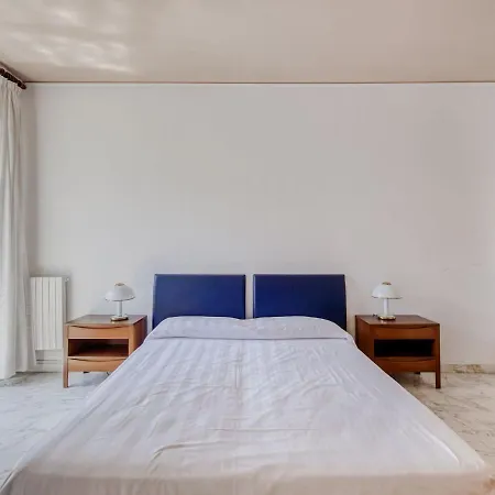 Апартаменты Charming In Near Seabeach *