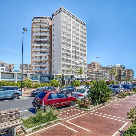 Charming In Near Seabeach Апартаменты
